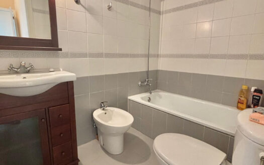 4 bedroom Apartment in Nueva Andalucía