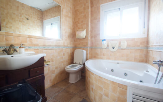 5 bedroom House in Casares