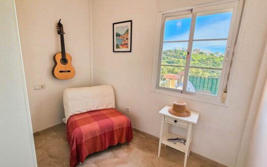 3 bedroom Apartment in Casares Playa