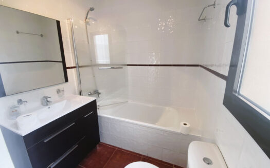3 bedroom House in Casares Playa