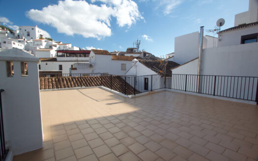 5 bedroom House in Casares