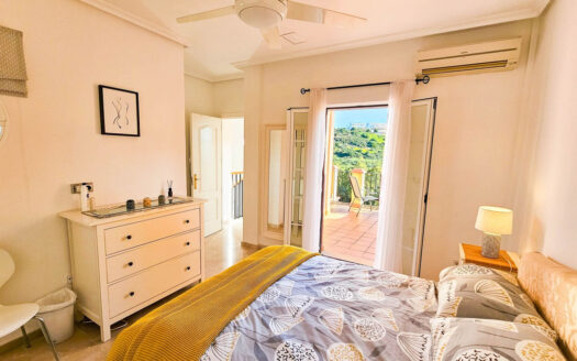 3 bedroom Apartment in Casares Playa