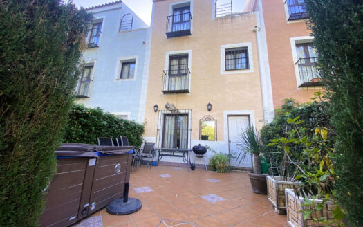 3 bedroom House in Casares Playa