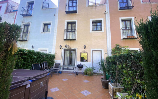 3 bedroom House in Casares Playa