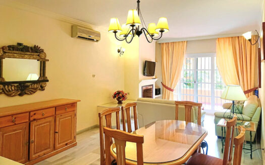 2 bedroom Apartment in Riviera Del Sol