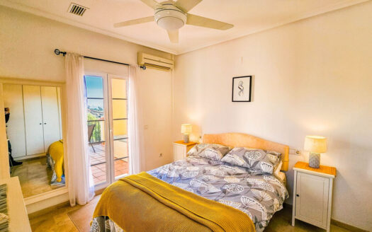 3 bedroom Apartment in Casares Playa