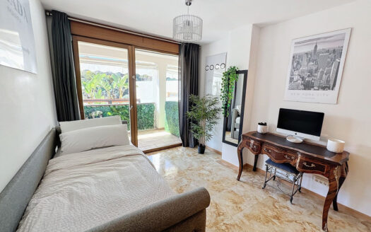 3 bedroom Apartment in Altos De Los Monteros