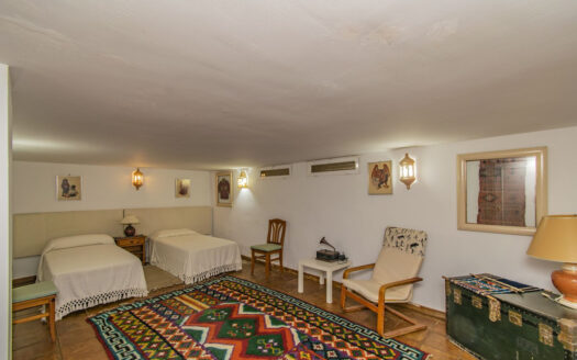 4 bedroom Apartment in Reserva De Marbella