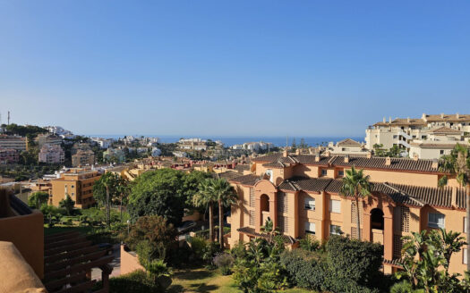 2 bedroom Apartment in Riviera Del Sol
