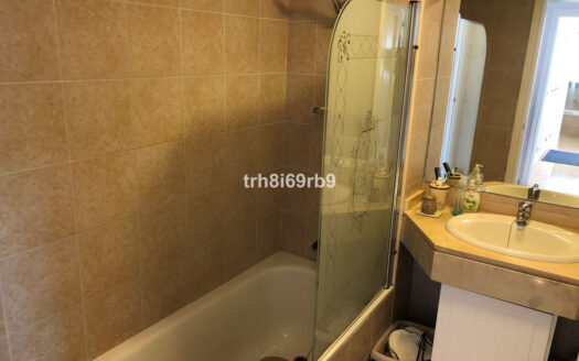 3 bedroom Apartment in Estepona