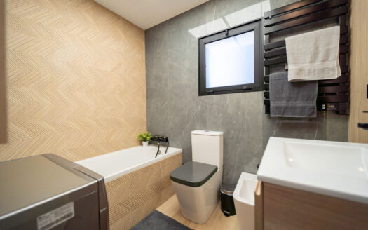 4 bedroom Apartment in El Coto