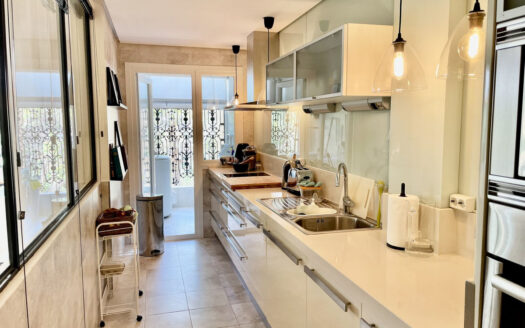 2 bedroom Apartment in Nueva Andalucía