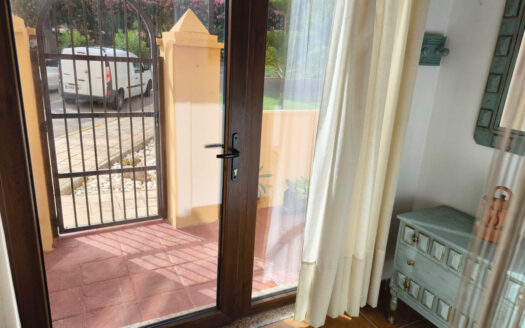 4 bedroom House in Casares Playa