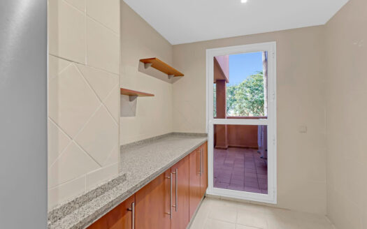 3 bedroom Apartment in Elviria