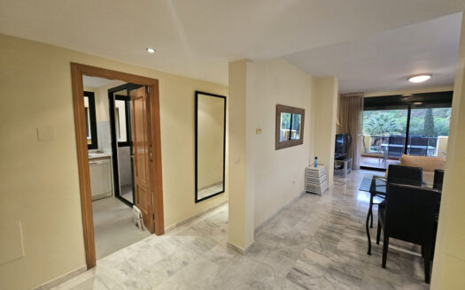 3 bedroom Apartment in Riviera Del Sol