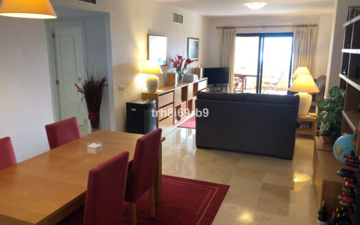 3 bedroom Apartment in Estepona