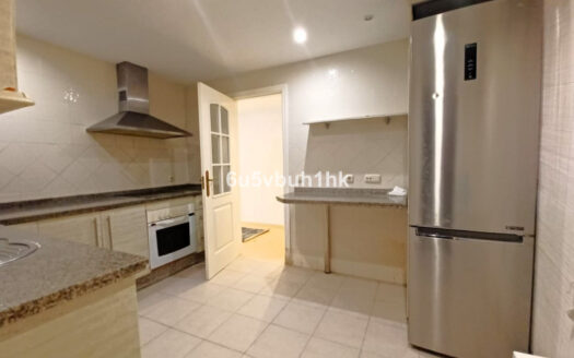 3 bedroom Apartment in Elviria
