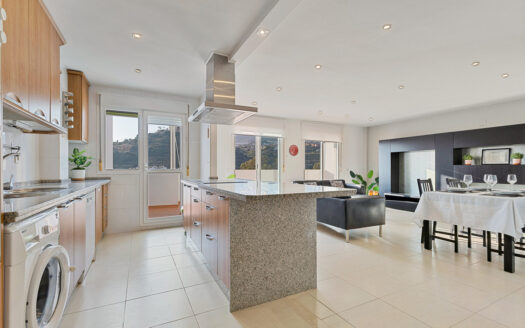 4 bedroom Apartment in Benalmadena
