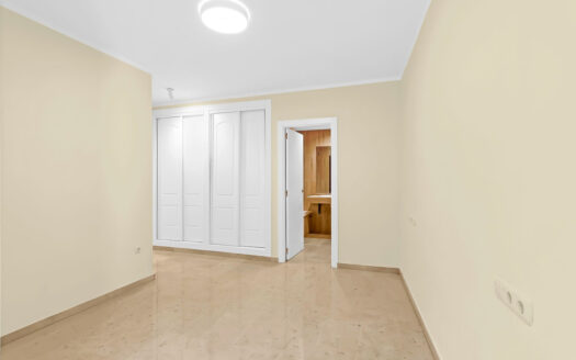 3 bedroom Apartment in Elviria