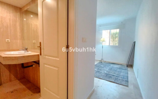 3 bedroom Apartment in Elviria