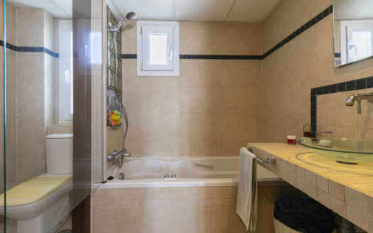 2 bedroom Apartment in Puerto Banús