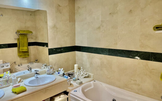 2 bedroom Apartment in Nueva Andalucía