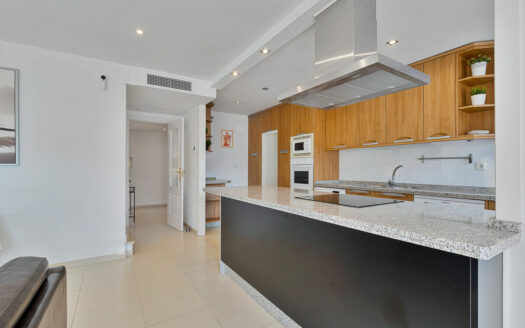 4 bedroom Apartment in Benalmadena