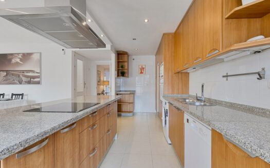 4 bedroom Apartment in Benalmadena