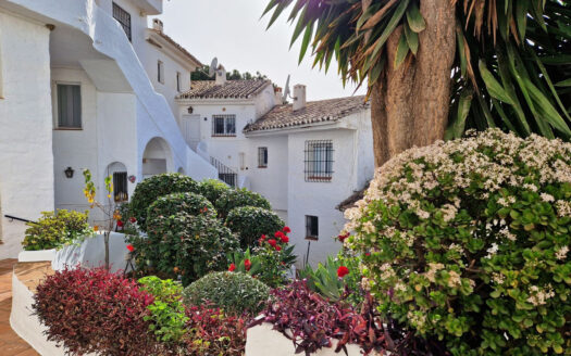 2 bedroom Apartment in Altos De Los Monteros