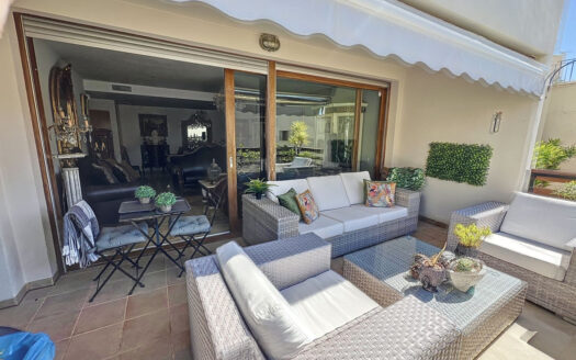 3 bedroom Apartment in Altos De Los Monteros