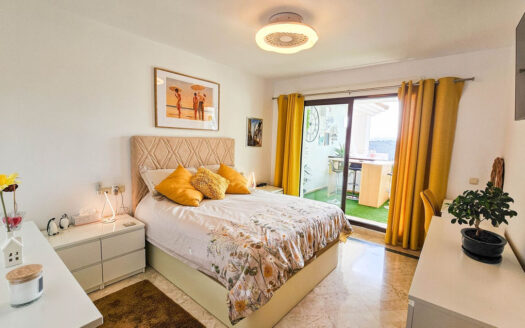 2 bedroom Apartment in Casares Playa