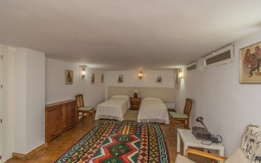 4 bedroom Apartment in Reserva De Marbella