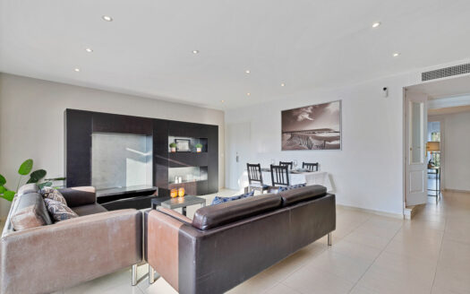 4 bedroom Apartment in Benalmadena