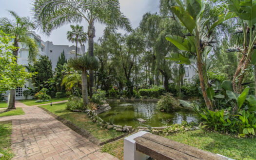 4 bedroom Apartment in Reserva De Marbella