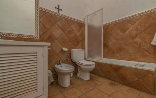 4 bedroom Apartment in Reserva De Marbella