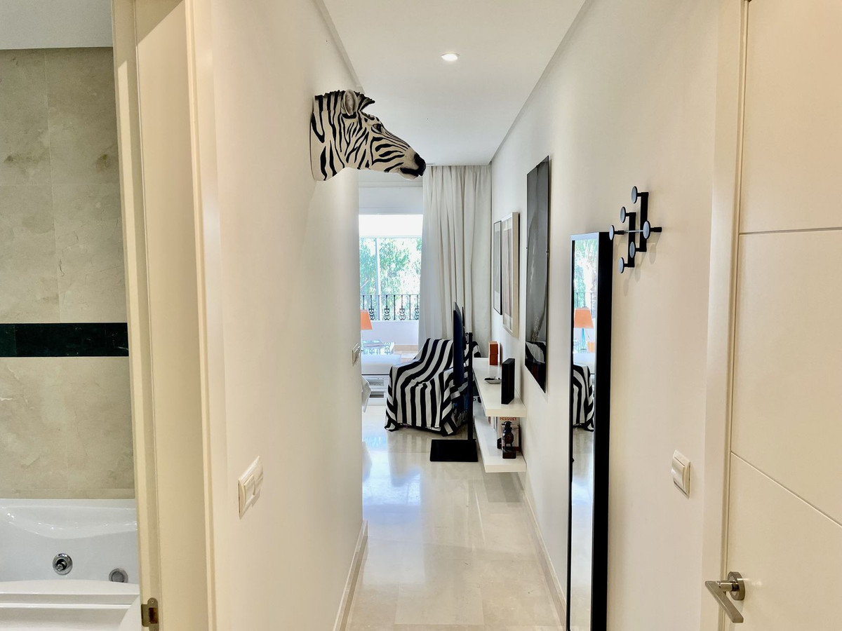2 bedroom Apartment in Nueva Andalucía