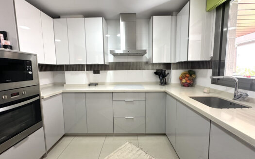 3 bedroom Apartment in Las Lagunas