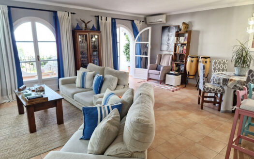 2 bedroom Apartment in Altos De Los Monteros