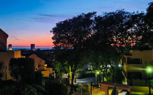 3 bedroom Apartment in Elviria