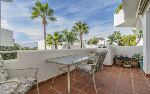 4 bedroom Apartment in Reserva De Marbella