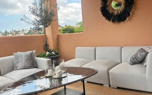 2 bedroom Apartment in Elviria