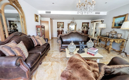 3 bedroom Apartment in Altos De Los Monteros