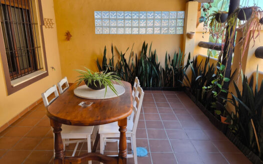 4 bedroom House in Casares Playa