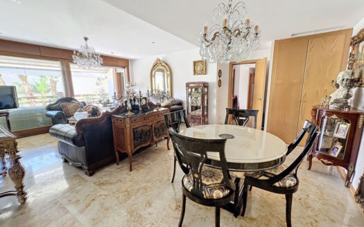 3 bedroom Apartment in Altos De Los Monteros