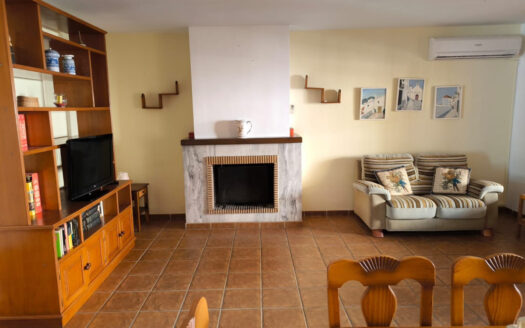 4 bedroom House in Casares Playa