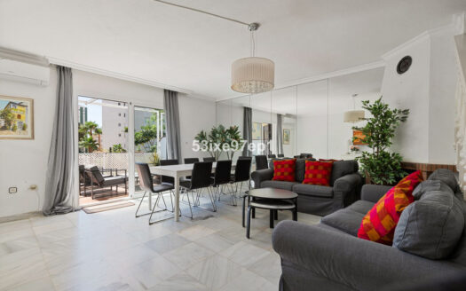 5 bedroom House in Los Boliches