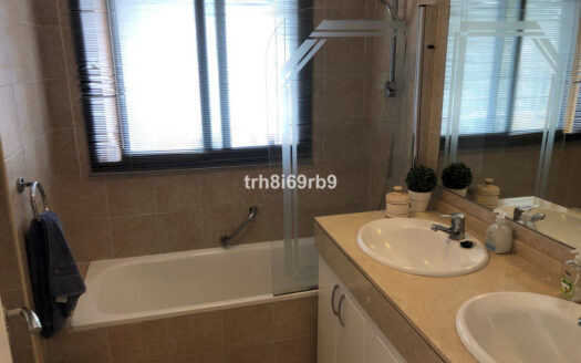 3 bedroom Apartment in Estepona