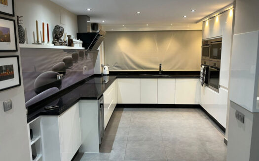 2 bedroom Apartment in Riviera Del Sol