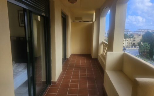 3 bedroom Apartment in Riviera Del Sol