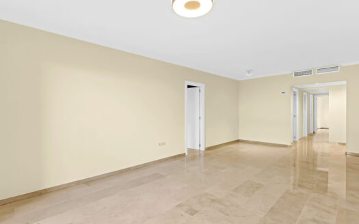 3 bedroom Apartment in Elviria